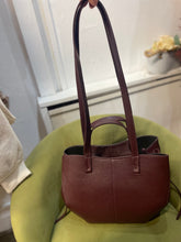 Load image into Gallery viewer, Arabella Leather Toe Bag Dark Bordeaux
