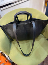 Load image into Gallery viewer, Arabella Leather Tote Bag Black
