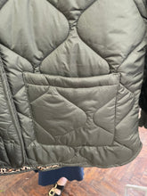 Load image into Gallery viewer, Reversible Quilted Leopard Jacket Khaki
