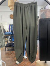 Load image into Gallery viewer, Fern Pocket Jogger Khaki
