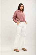 Load image into Gallery viewer, Gloria Patch Pocket Stretch Wide Leg Denim Off White
