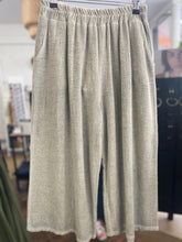 Load image into Gallery viewer, Washed Linen Crop Khaki
