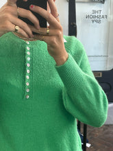 Load image into Gallery viewer, Soft Button Collar Jumper Green
