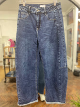 Load image into Gallery viewer, Brielle Stretch Barrel Leg Jean Indigo
