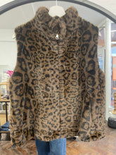 Load image into Gallery viewer, Loxy Faux Fur Gilet - Leopard
