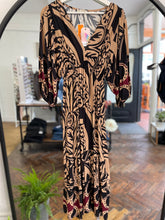 Load image into Gallery viewer, Safi Printed Dress Black/Wine
