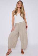 Load image into Gallery viewer, Teabag Linen Barrel Trouser Beige
