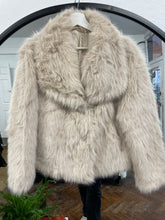 Load image into Gallery viewer, Collared Two Pocket Faux Fur Beige
