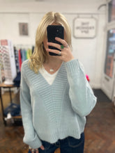 Load image into Gallery viewer, Maglia V Neck Pale Blue
