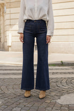 Load image into Gallery viewer, Gaspard Wide Leg Jeans Jet Wash
