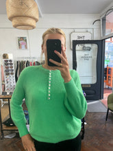 Load image into Gallery viewer, Soft Button Collar Jumper Green
