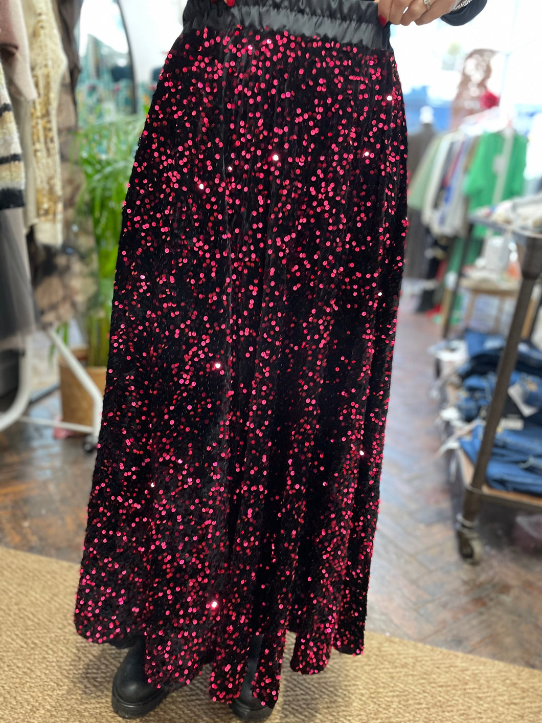 Stella Sequin Skirt Black/Wine