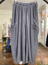 Load image into Gallery viewer, Teabag Linen Barrel Trouser Denim Blue
