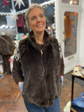 Load image into Gallery viewer, Loxy Faux Fur Gilet- Chocolate
