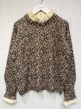 Load image into Gallery viewer, Anna Leopard Jumper
