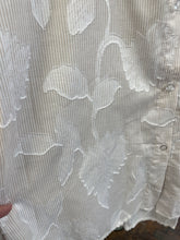 Load image into Gallery viewer, Leaf Appliqué Blouse Stone
