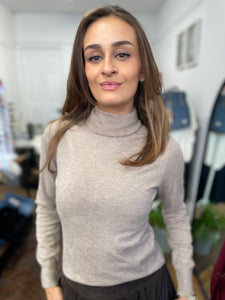 Fine Knit Roll Neck Fawn