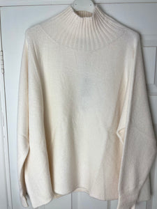 Tammy Ribbed Turtle Neck Jumper Cream