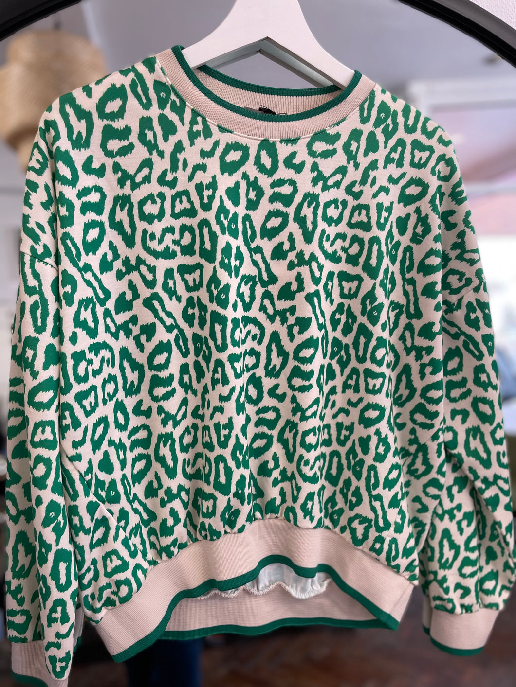 Bolt Leopard Sweat Green
