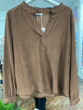 Load image into Gallery viewer, Nola Frill Collar Needle Corduroy Shirt Light Brown
