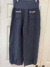 Load image into Gallery viewer, Tara Linen Hareem Trouser Navy
