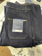 Load image into Gallery viewer, Gloria Patch Pocket Stretch Wide Leg Indigo Jet Dark Blue Jean
