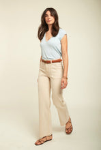 Load image into Gallery viewer, Gloria Patch Pocket Stretch Wide Leg Jeans Ivory
