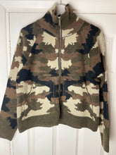 Load image into Gallery viewer, Camouflage Print Zip Cardigan
