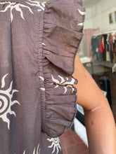 Load image into Gallery viewer, Sunburst Top Chocolate
