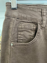 Load image into Gallery viewer, Brielle Stretch Barrel Leg Trouser Chocolate
