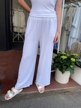 Load image into Gallery viewer, Teabag Washed Linen Wide Leg Trousers White
