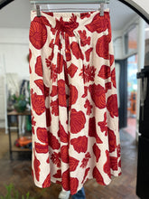 Load image into Gallery viewer, Marina Shell Print Skirt Cream/Red
