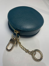 Load image into Gallery viewer, Circular Keyring Coin Purse Peacock
