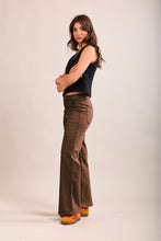Load image into Gallery viewer, Gloria Patch Pocket Stretch Wide Leg Chocolate
