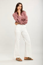 Load image into Gallery viewer, Gloria Patch Pocket Stretch Wide Leg Denim Off White
