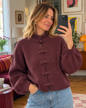 Load image into Gallery viewer, Lumi Frog Loop Fastening Cardigan Wine
