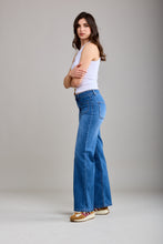 Load image into Gallery viewer, Glenda Front Pocket Stretch Wide Leg Denim
