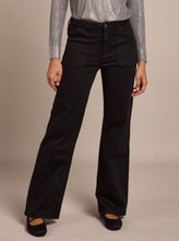 Load image into Gallery viewer, Gloria Patch Pocket Stretch Wide Leg Black Jeans
