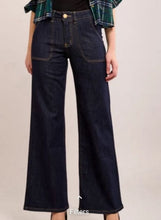 Load image into Gallery viewer, Gloria Patch Pocket Stretch Wide Leg Indigo Jet Dark Blue Jean
