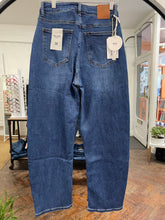 Load image into Gallery viewer, Brisa Barrel Leg Denim
