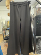 Load image into Gallery viewer, Dash Side Stripe Jogger Black
