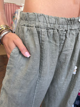 Load image into Gallery viewer, Bea Linen Button Tapered Crop Khaki
