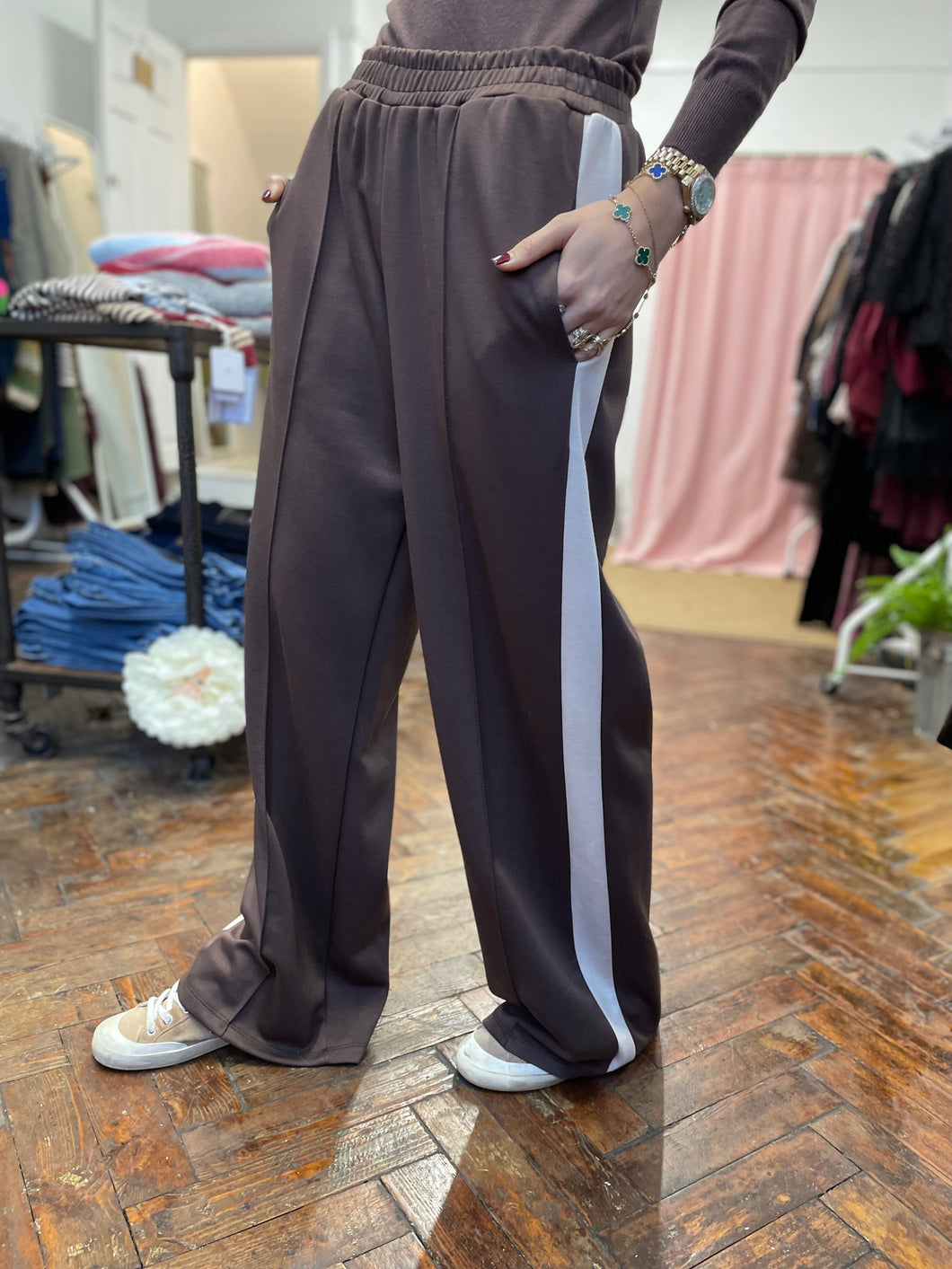 Josie Side Stripe Jogger Chocolate