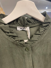 Load image into Gallery viewer, Octavia Corduroy Shirt Khaki
