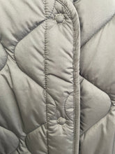 Load image into Gallery viewer, Reversible Quilted Leopard Jacket Khaki
