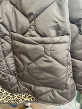 Load image into Gallery viewer, Reversible Quilted Leopard Jacket Chocolate

