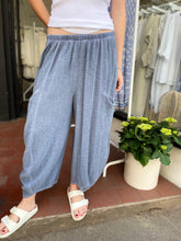 Load image into Gallery viewer, Teabag Linen Barrel Trouser Denim Blue
