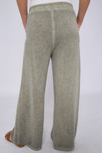 Load image into Gallery viewer, Teabag Washed Linen Wide Leg Trousers Khaki
