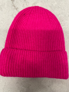 Fluffy Beanie Neon Pink