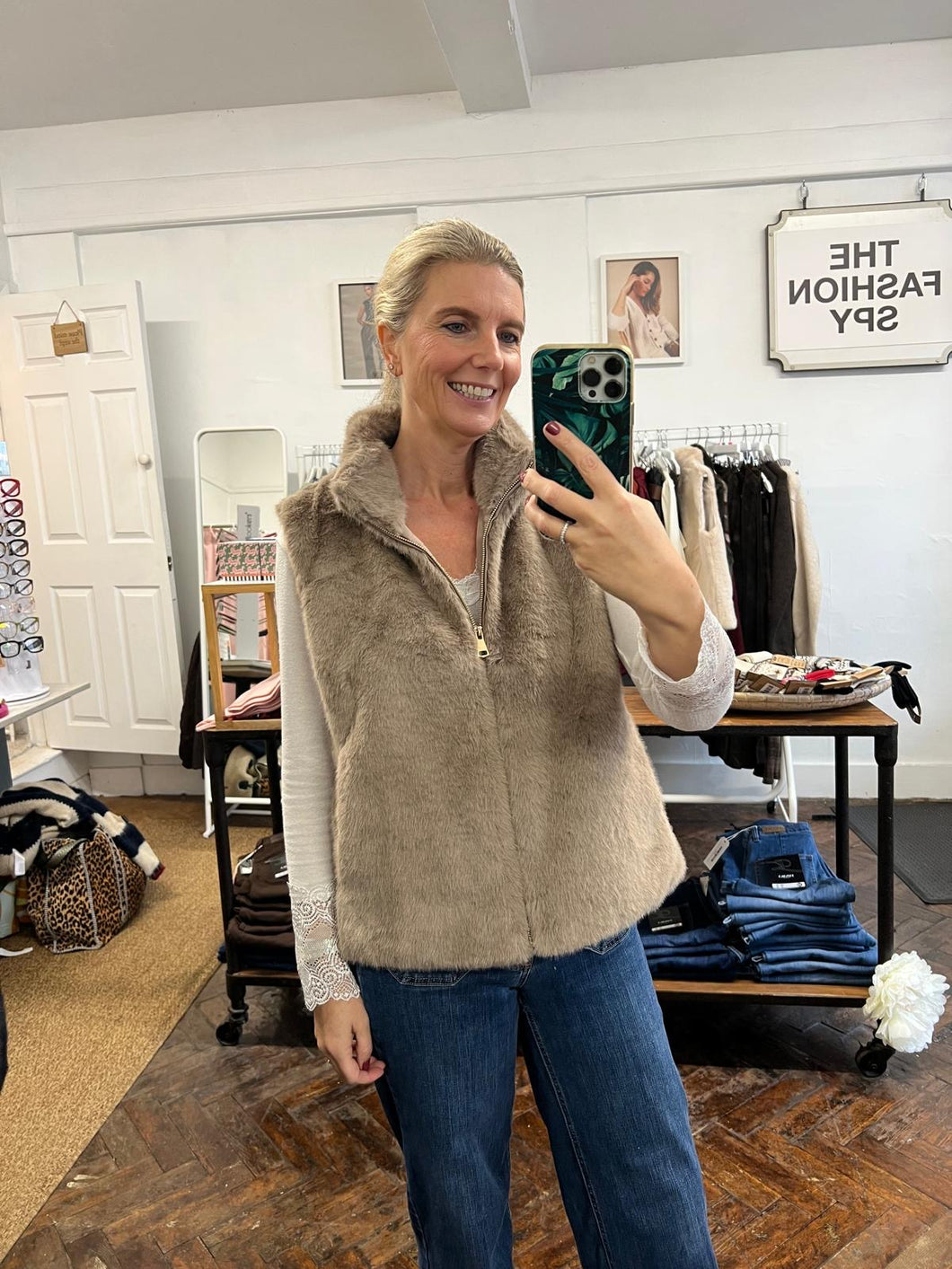 Loxy Faux Fur Gilet - Taupe